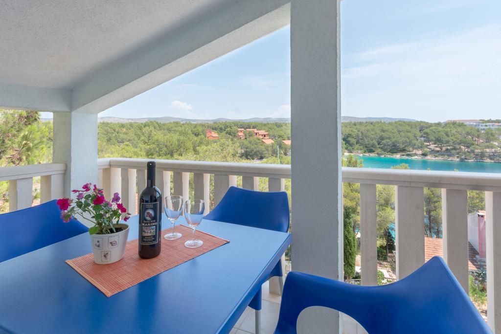 Apartments Simic Milna  Zewnętrze zdjęcie