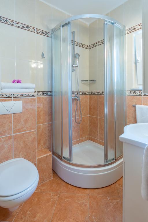 Apartments Simic Milna  Zewnętrze zdjęcie